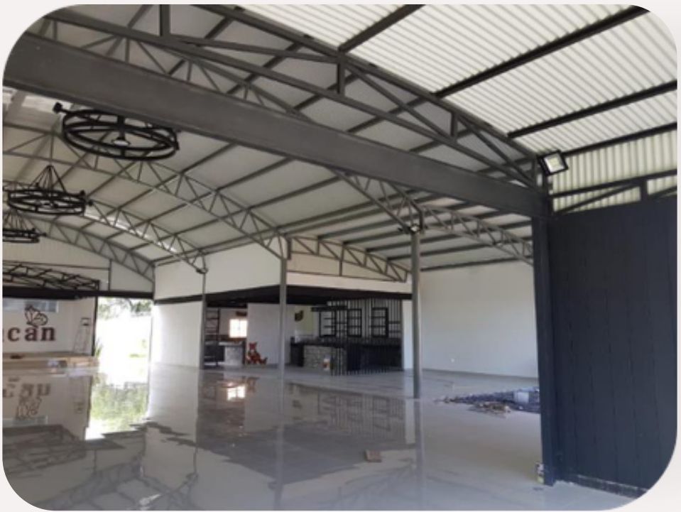 Interior terminado del salón de eventos