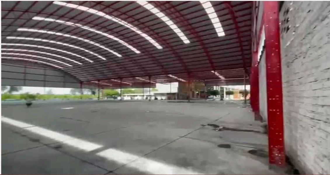Vista interior del almacén de gran claro