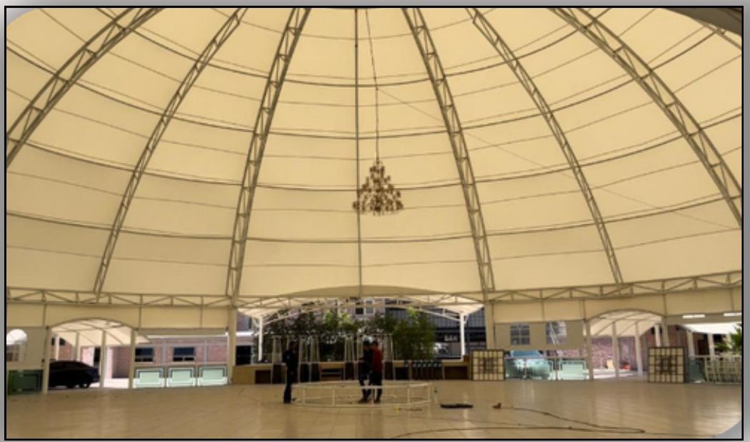Interior del domo del salón de eventos